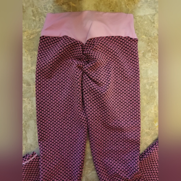 Pink Scrunchbutt leggings - Picture 5 of 6